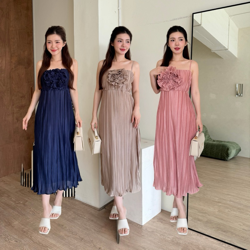 NOOZZSHOP 4911033 ชุดเดรสผ้าพลีทสำหรับออกงาน ดีเทลดอกไม้สวยมาก