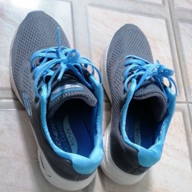 skechers​ ​รองเท้ามือสอง