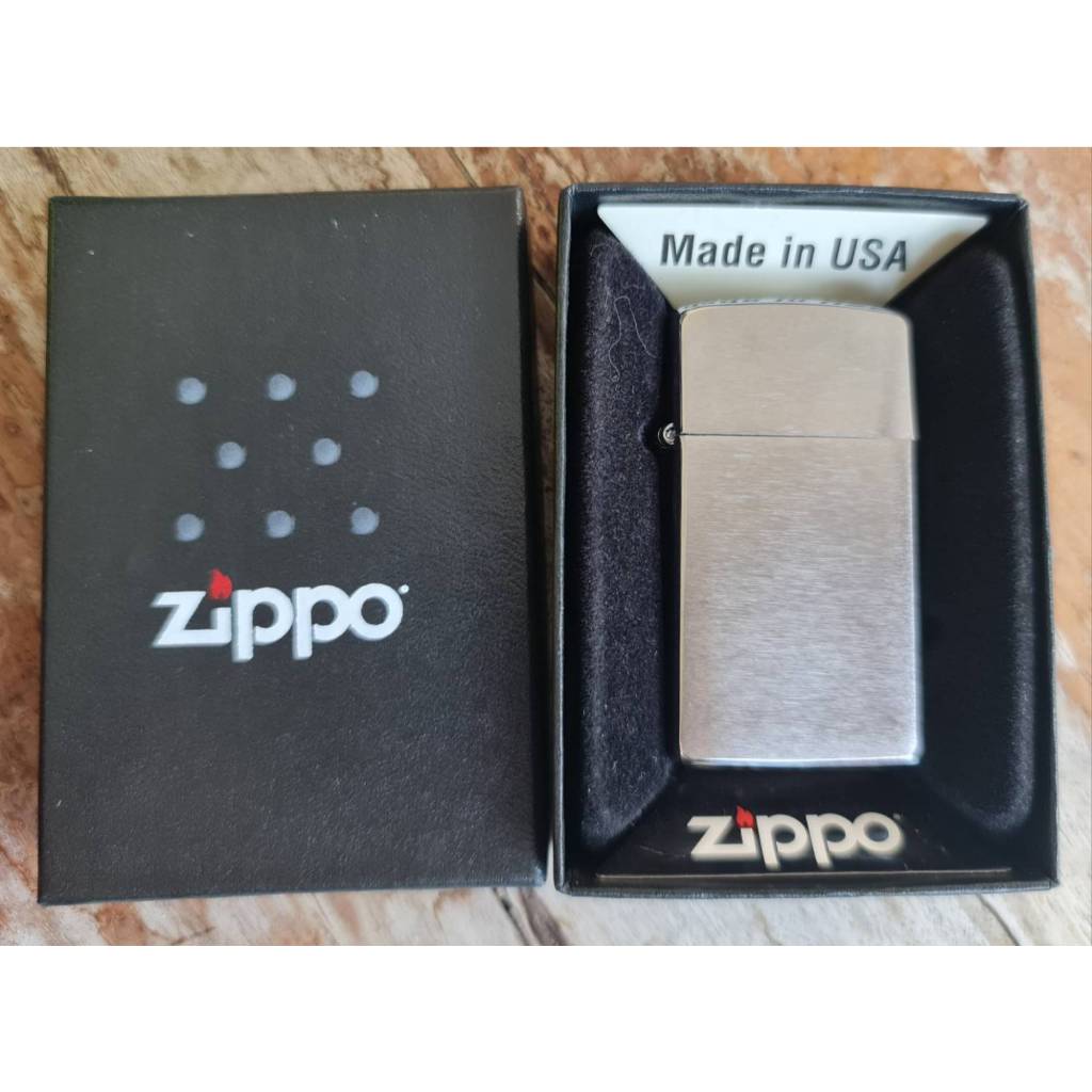 ZIPPO Slim แท้ 100% USA รุ่น รุ่น 1600 Brushed Chrome Slim