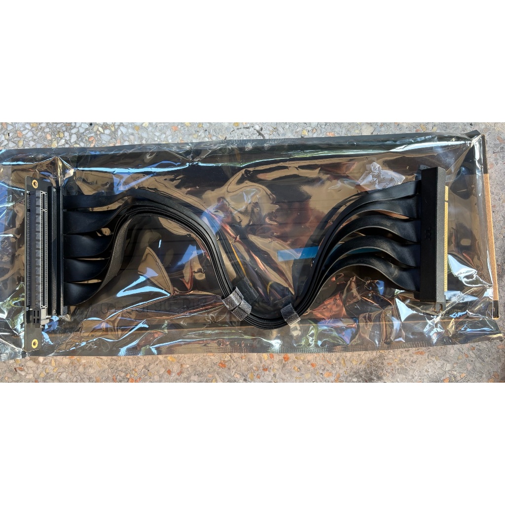 THERMALTAKE PCI-E 4.0 Dual 90 Degree Riser Cable 400mm (AC-077-CO1OTN-C1)