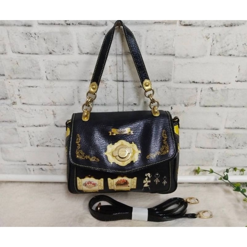 กระเป๋าหนังแท้ SONOVI LONDON 1ช่องหลัก ช่องย่อย หลัง1ช่องราคา : 790
กว้าง 9.5นิ้ว สูง 7.5นิ้ว ฐาน นิ