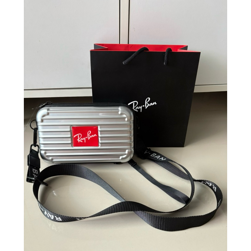 กระเป๋าสะพายข้าง  กระเป๋า Ray-Ban Mini Pouch แท้ จาก shop แว่นตา KT Optic สวย ราคาถูก
