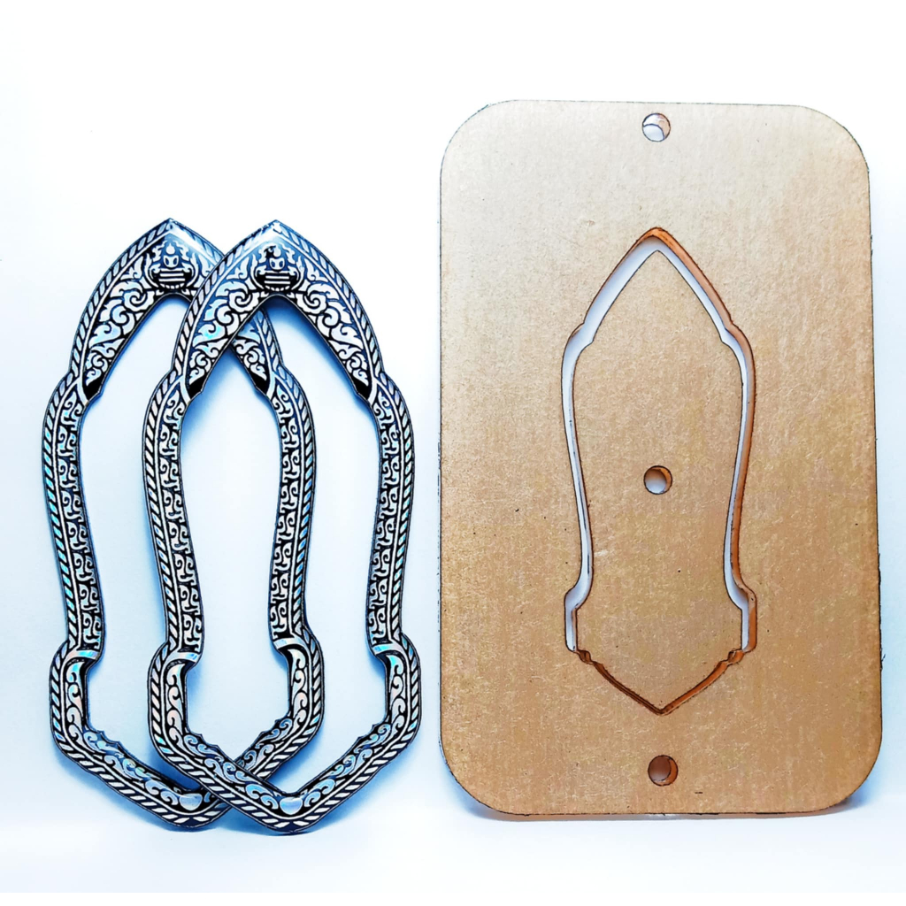 กรอบพระ หน้ากากเลเซอร์ หน้ากากอะคริลิค ขนาดของบล็อกตัวผู้ ขนาด17.7×47.3 มิลหน้า-หลัง 1คู่ 1บล็อกกดฝาลงเลซิ่นแล้วพร้อมใช้