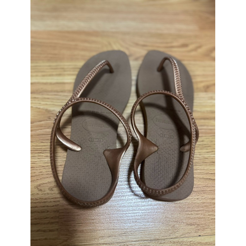 (ของแท้/นอนตู้) ส่งต่อ รองเท้าแตะรัดส้นของแท้แบรนด์ Havaianas สำหรับเท้ายาว 23 ซม.