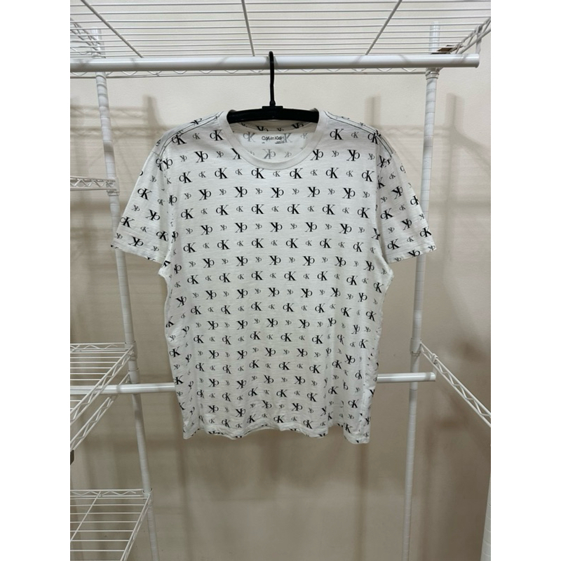 เสื้อยืด Calvin Klein แท้💯 มือสอง