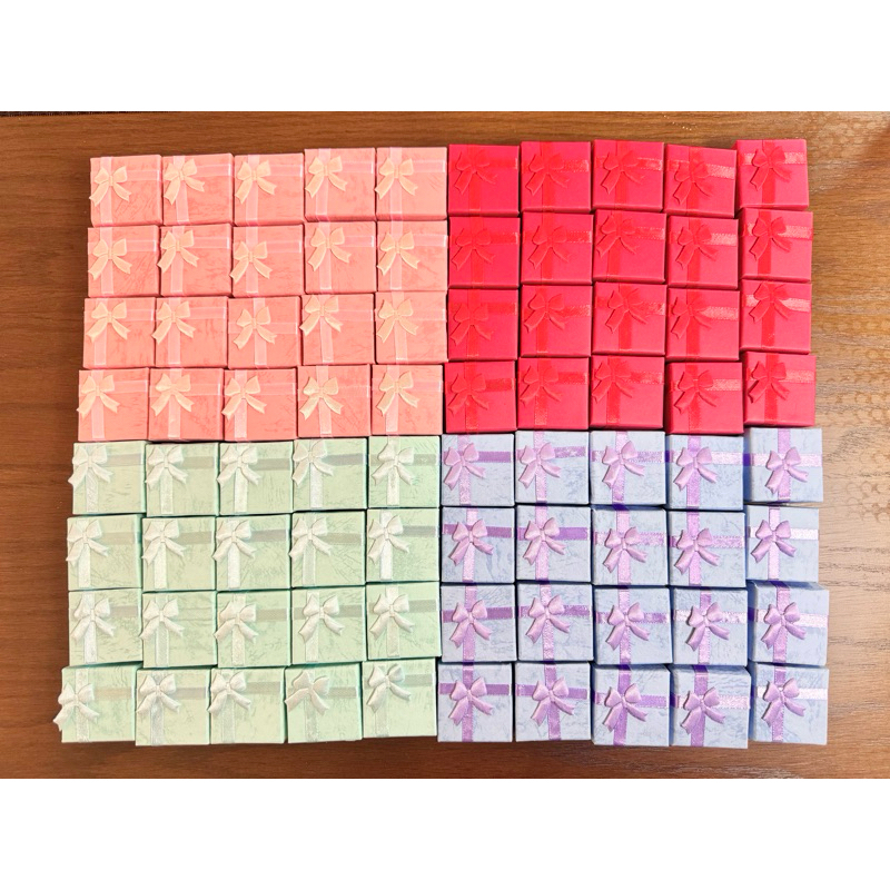 กล่องกระดาษใส่แหวน กล่องใส่เครื่องประดับ กล่องใส่จิวเวลรี่ ขนาด 4*4 ซม.