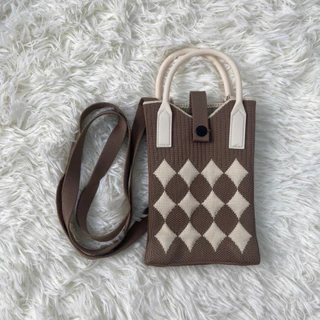 A023 กระเป๋าใส่โทรศัพท์ สะพายข้าง ลายน่ารัก เนื้อผ้าหนาอย่างดี เหมาะสำหรับทุกวันและทุกวัย