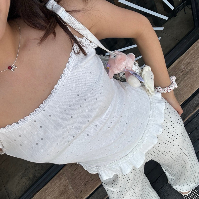 เสื้อกล้ามผ้าฉลุ mochi tank top เสื้อกล้ามระบาย