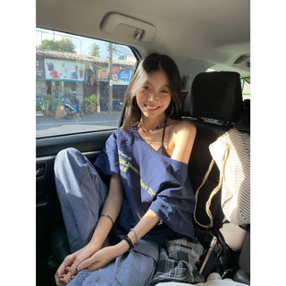 Oversize เสื้อยืดย้อนยุคอเมริกัน เสื้อปาดไหล่ ผ้านุ่ม สวมใส่สบาย สไตล์ลำลอง พิมพ์ลายตัวอักษร เหมาะสำหรับฤดูร้อน แขนสั้น