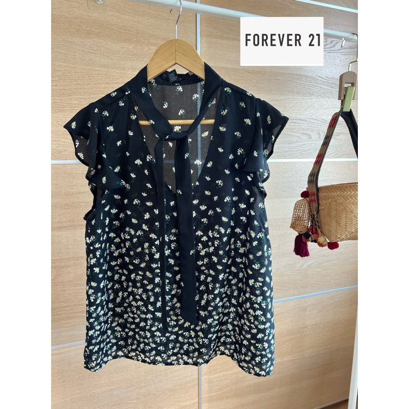 Forerver 21 x cotton x L แขนกุด ผ้าลื่น ทรงน่ารัก ผูกโบว์ อก 38 ยาว 23 Code: 4522(4)