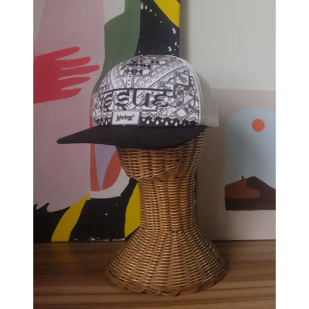 หมวก Issue x รามาธิบดี Trucker Cap สีดำ/ขาว