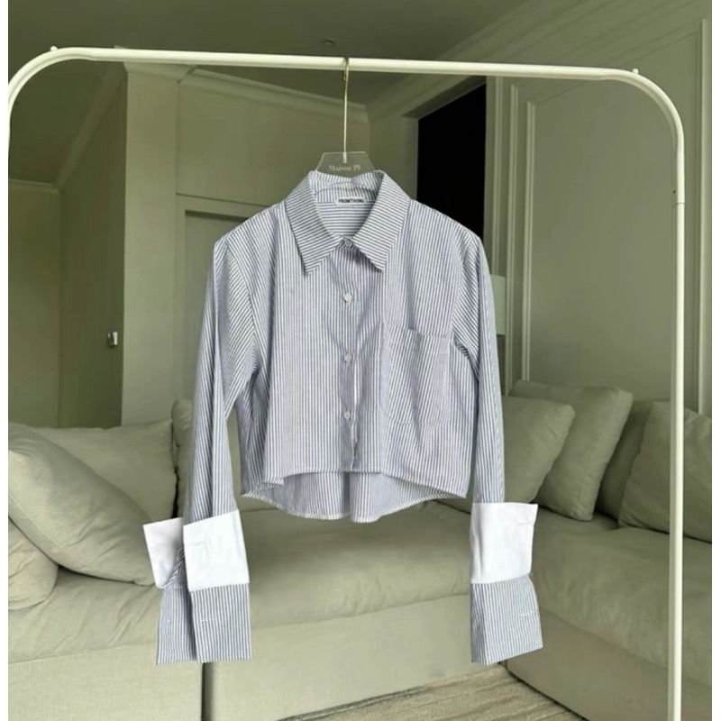 ส่งต่อ Phomthong เสื้อเชิ้ตแขนยาวปลายแขนพับ