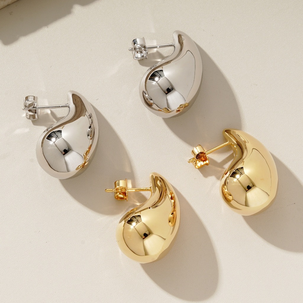 LAC.COLLECTION - Raine Drop Earrings