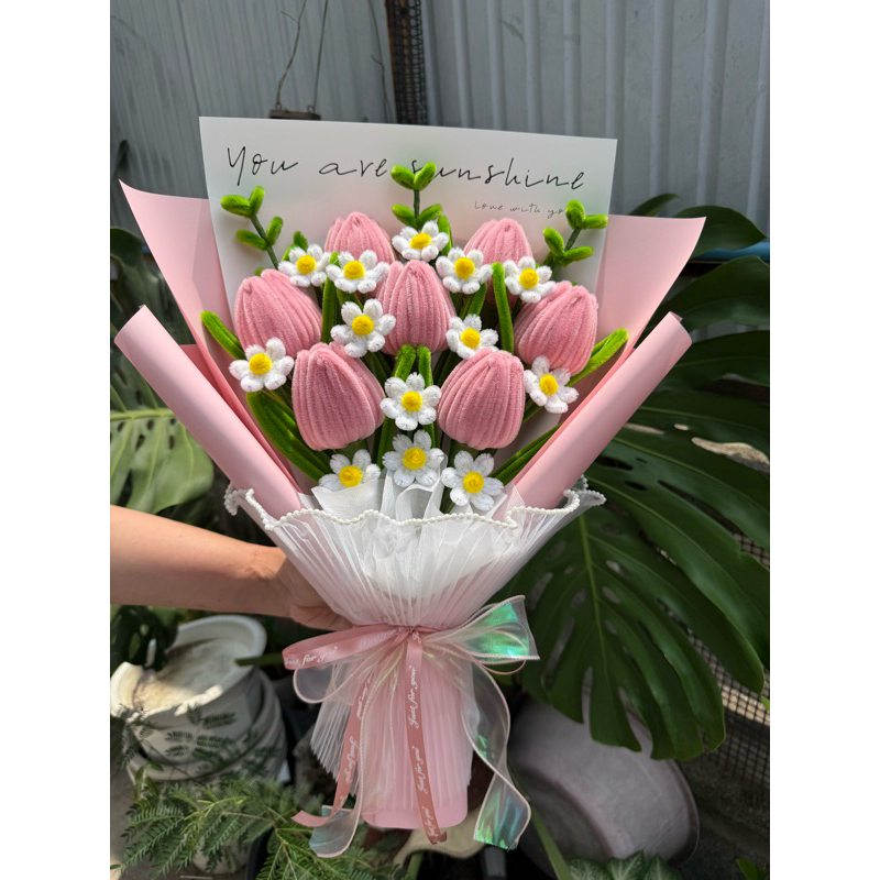 ช่อดอกไม้ลวดกำมะหยี่ดอกทิวลิป7ดอก แซมดอกเดซี่ (จัดทำ1-2วัน)สูงประมาณ47-50 cm