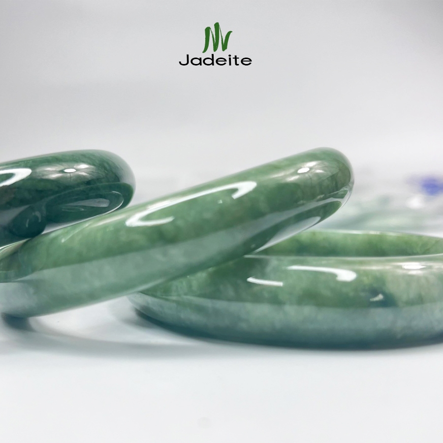 กำไลหยกพม่า แท้ สีธรรมชาติ เกรดคุณภาพ