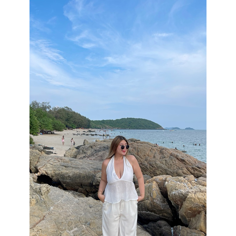 พรีขาว5-7วัน ดำพร้อมส่ง เสื้อคล้องคอสาวอวบ รุ่นTOP667