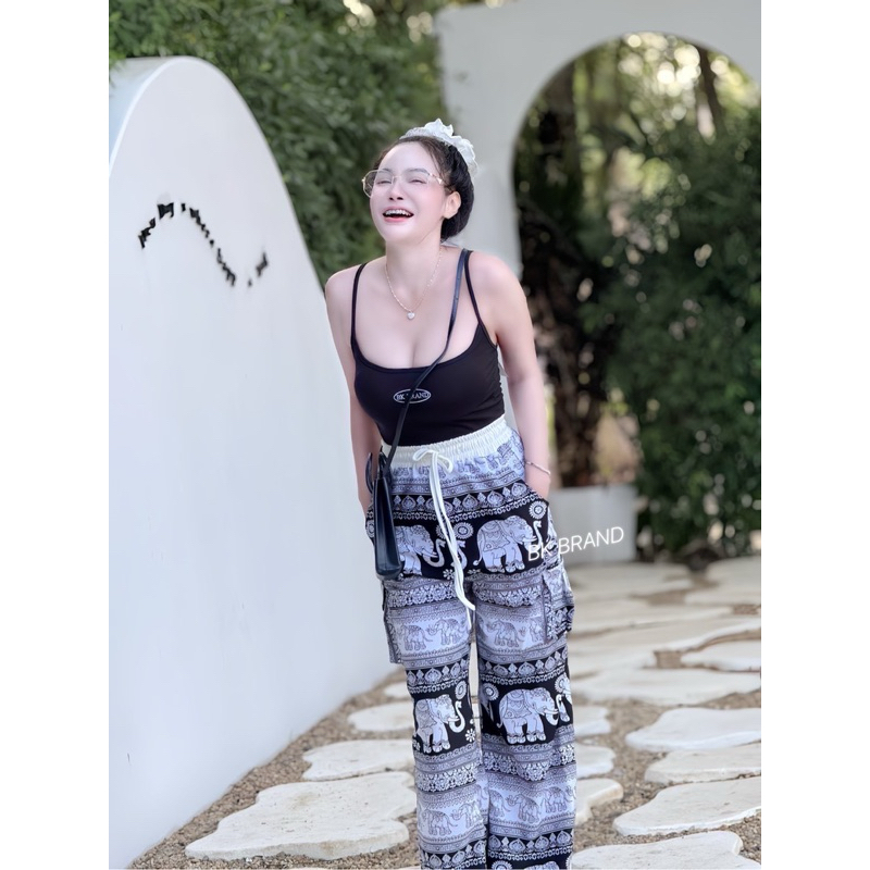 #bk เซต2ชิ้น เสื้อสายเดี่ยวปัก BK BRAND กางเกงขายาวทรงคาร์โก้ ลายช้างสุดยอดฮิต