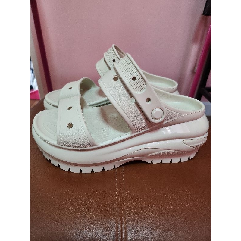 แท้💯% Crocs mega crush clog sandals สี bone