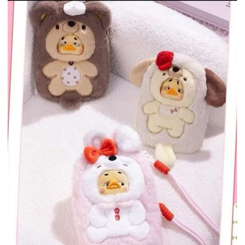 พร้อมส่ง‼️ UPSETDUCK STAY WITH YOU DUCK กระเป๋าสะพายใส่มือถือได้ แบบเช็คการ์ด ใช้Codeแฟชั่นลดเพิ่มได้ค่ะ