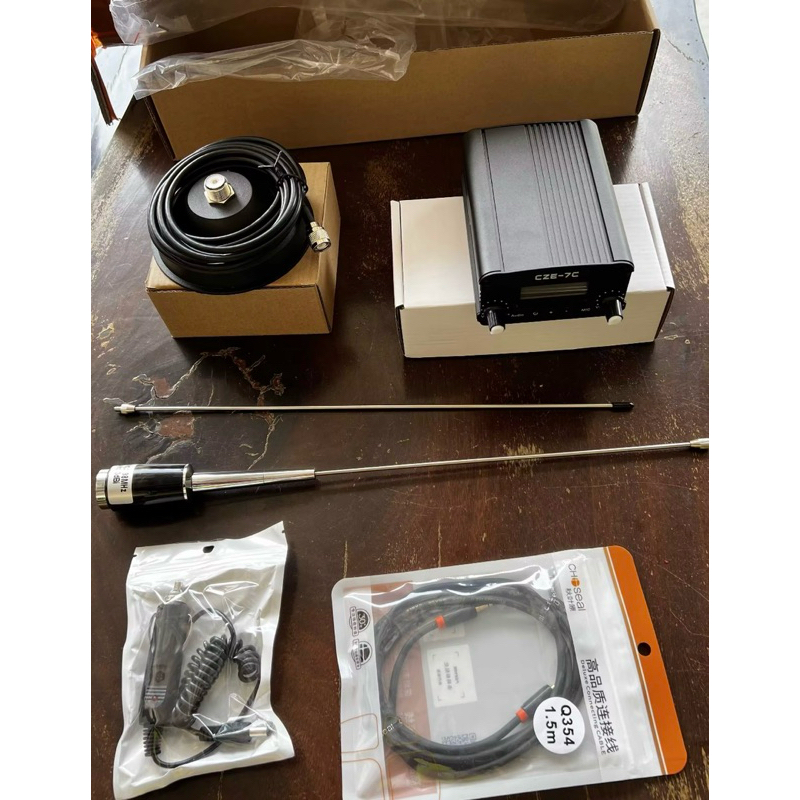 เครื่องส่งสัญญาณ FM ไร้สายคุณภาพสูง Conference สเตอริโอเครื่องส่งสัญญาณ FM สําหรับมหาวิทยาลัยมหาวิทยาลัยและซูเปอร์มาร์