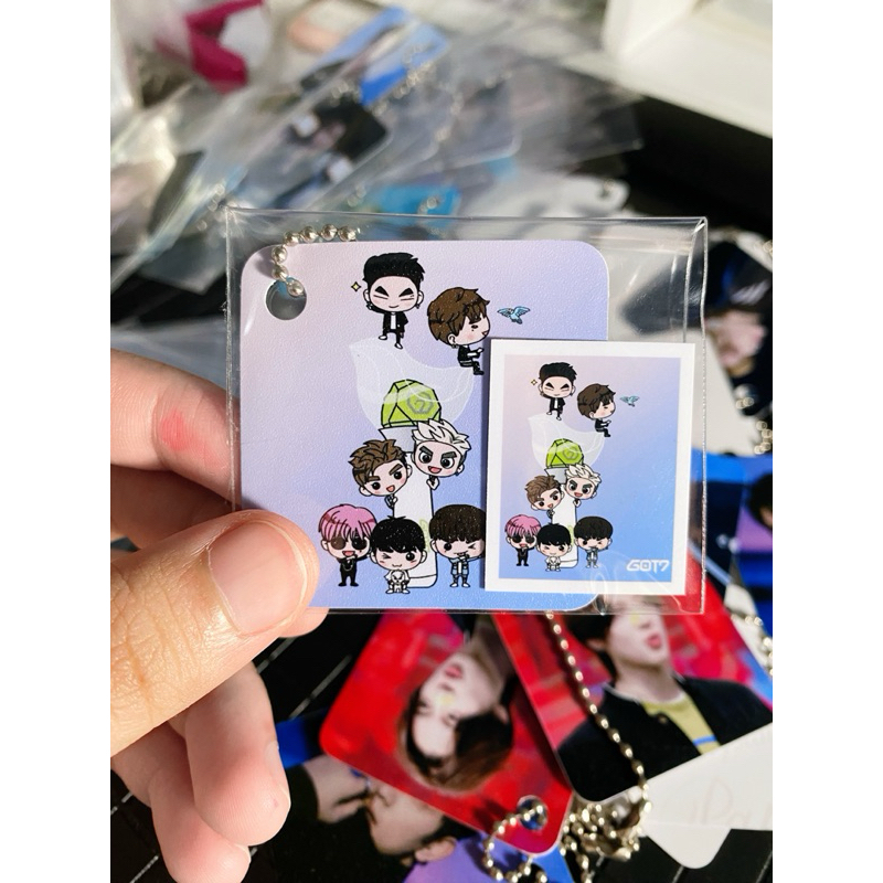 ♡ พวงกุญแจ ขนาด2x2 นิ้ว+ID photo 1นิ้ว[2.8x3.5cm]♡คละรูปได้