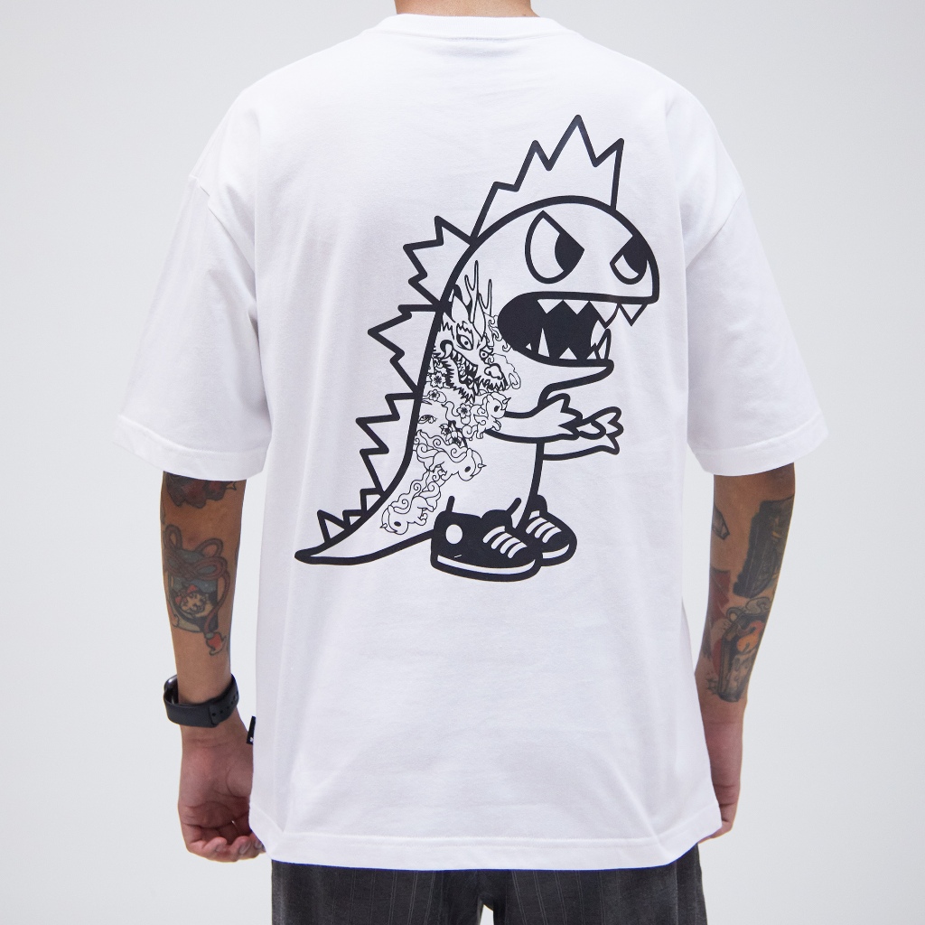 TOKIDOKI เสื้อยืดใส่ได้ทั้งชายและหญิง BOLD DRAGON KAIJU S/S TEE 2025