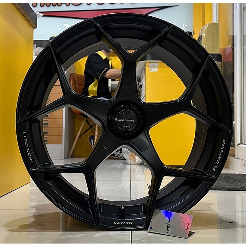 ล้อแม็กซ์ Lenso Jager Vamos5 LITETECH+ กว้าง18นิ้ว 5รู114.3 สีดำด้าน กว้าง8.5นิ้ว Offset35 [22033]