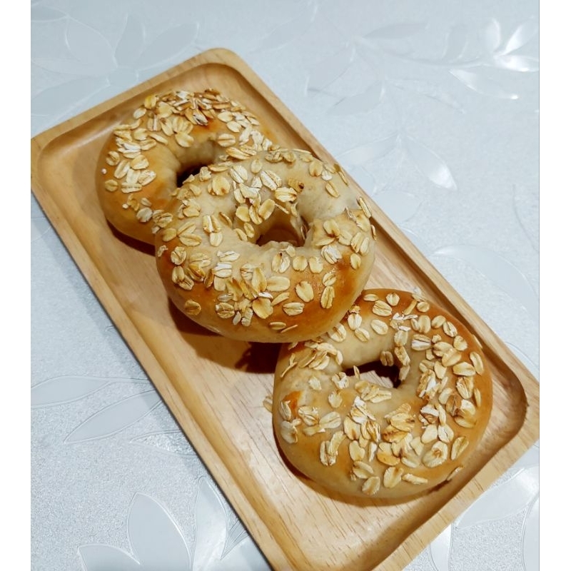Honey Oat Bagels(honey oatmeal bagels)ขนมปังเบเกิลข้าวโอ๊ตน้ำผึ้ง3ชิ้น