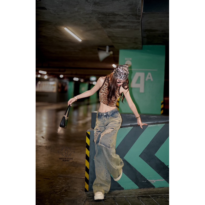 8161 กางเกงยีนส์ทรงกระบอก ตัดแต่งผ้ายีนส์2ชั้นแต่งขาดๆเซอร์ๆ เท่ๆ - รูปที่ 2