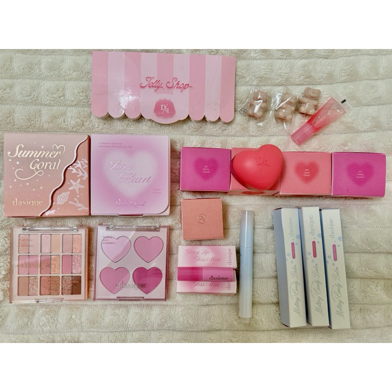 ของที่ได้จากถุงจุ่มdasiqueมือ1ทุกชิ้นราคาตามในรูปนะคะ 🍒