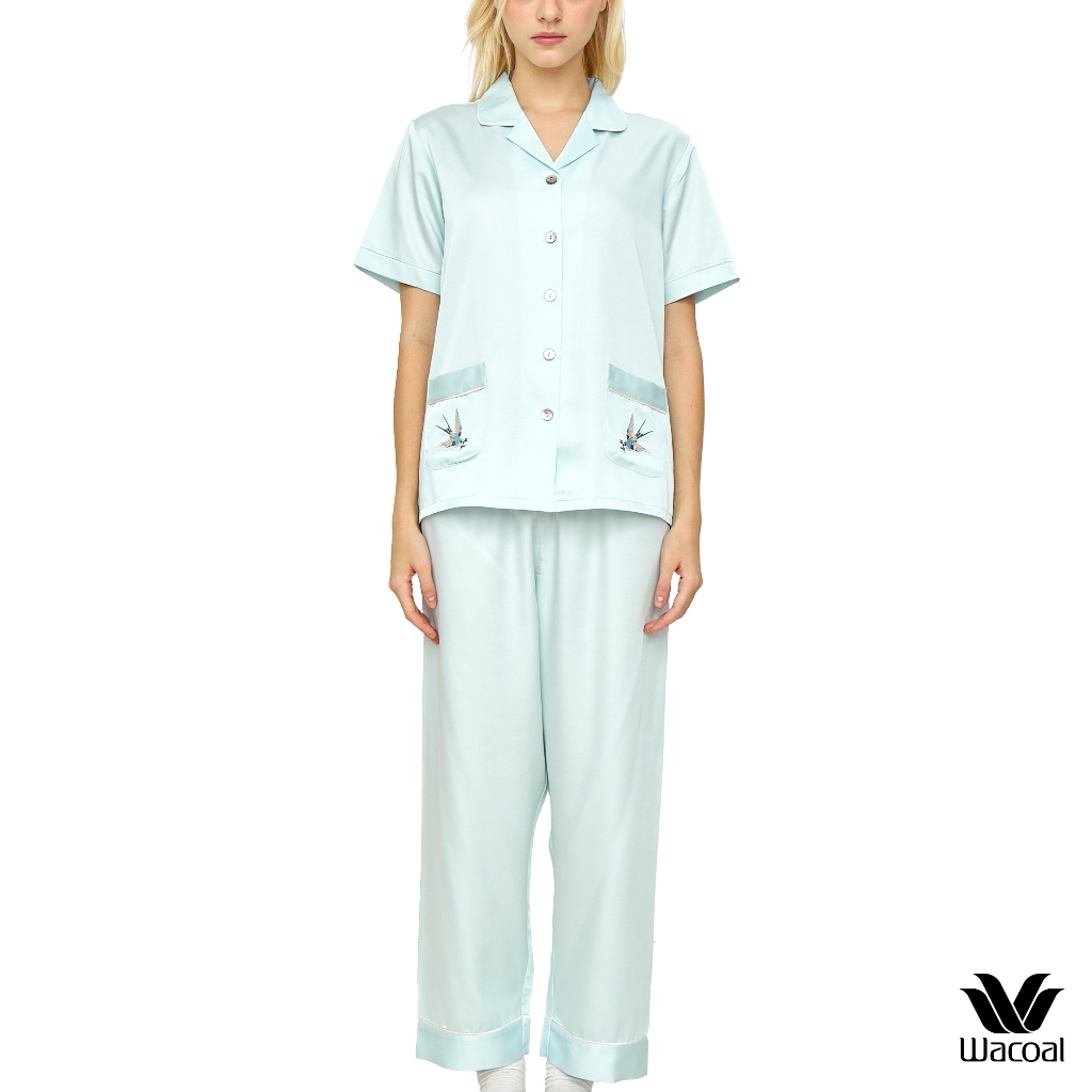 Wacoal CAFE’ CATION ชุดนอนแขนสั้น ขายาว เส้นใยผสม Collagen รุ่น WN7E76 สีฟ้า (SX)