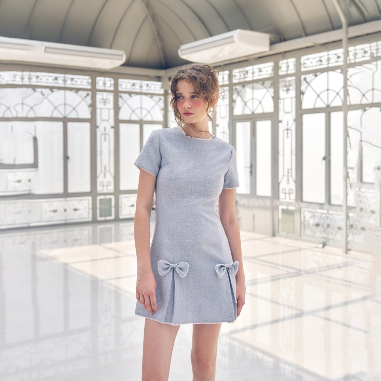 La Mignonne (XS-3XL) Silver Belle Dress เดรสใส่ทำงาน ใส่เที่ยว ดีเทลล์แต่งขอบลูกไม้ มีแต่งโบว์หลอก ก
