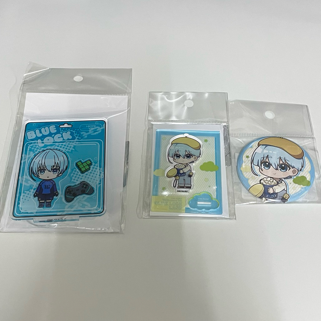 (พร้อมส่ง/ของแท้) รวมงาน Hiori Yo ฮิโอริ โย Bluelock - สแตนดี้อะคริลิค + เข็มกลัด