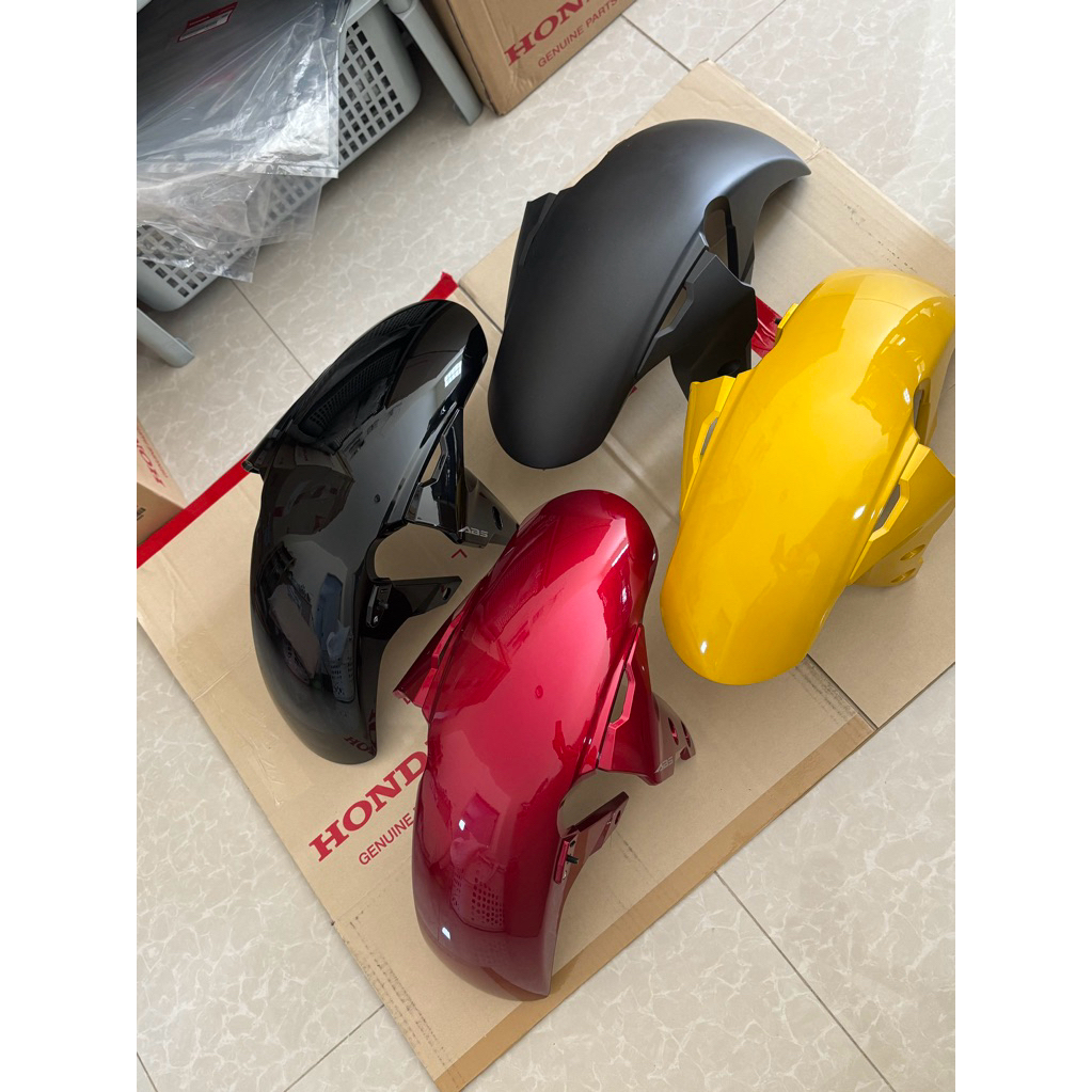 บังโคลนหน้า CB150R CB300R CB150 CB300 Cb 150 300 อะไหล่แท้ศูนย์ สีดำเงา บังโคลนหน้ารถทุกสี ***CBR300