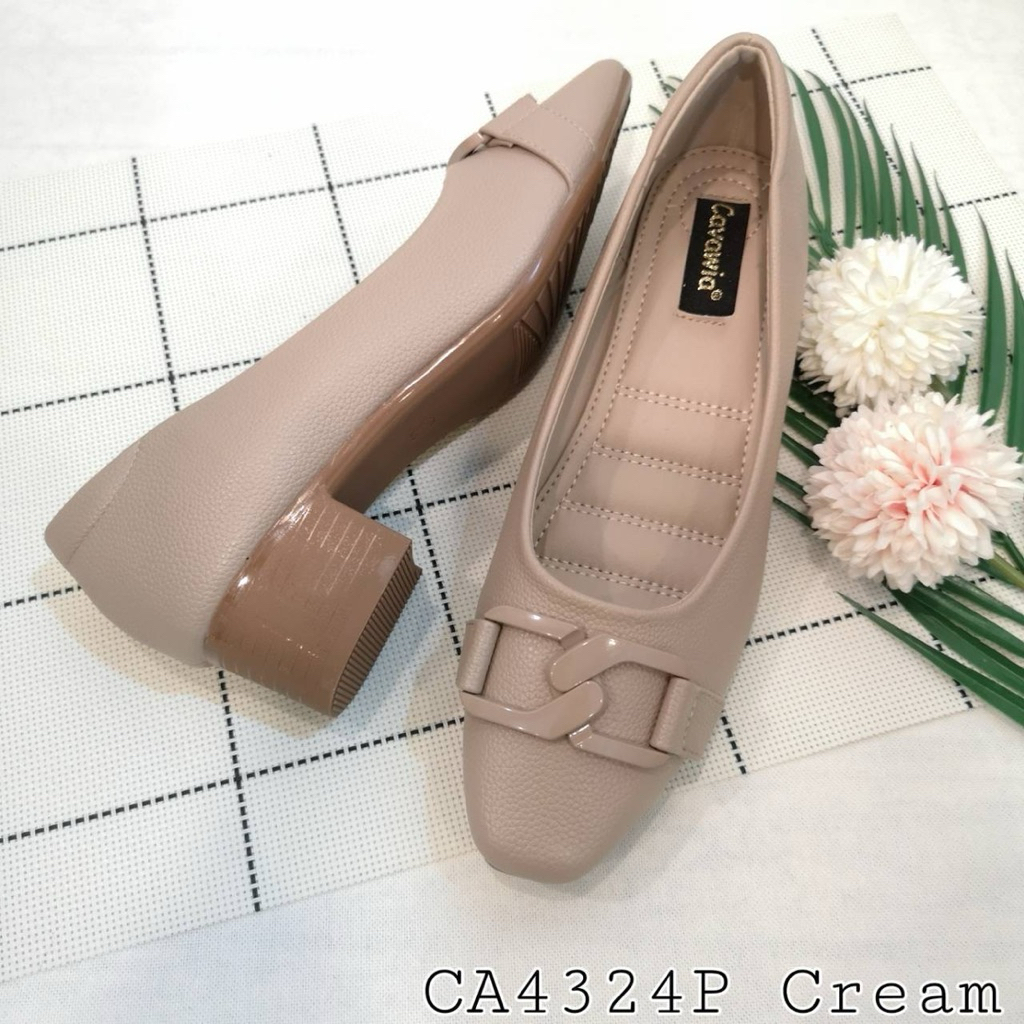 รองเท้าคัทชูส้น 1.5 นิ้วยี่ห้อ cawavia มีไซด์ 36 ถึง 40 ลูกค้าสนใจทักอินบ็อกซ์ได้เลยนะคะ