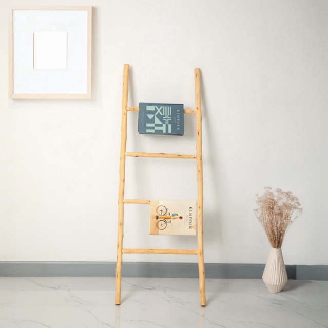 ราวบันไดแขวนผ้า/ผ้าเช็ดตัว ไม้กลมธรรมชาติ[แบบมีขาขนาด กว้าง50cm สูง150cm]