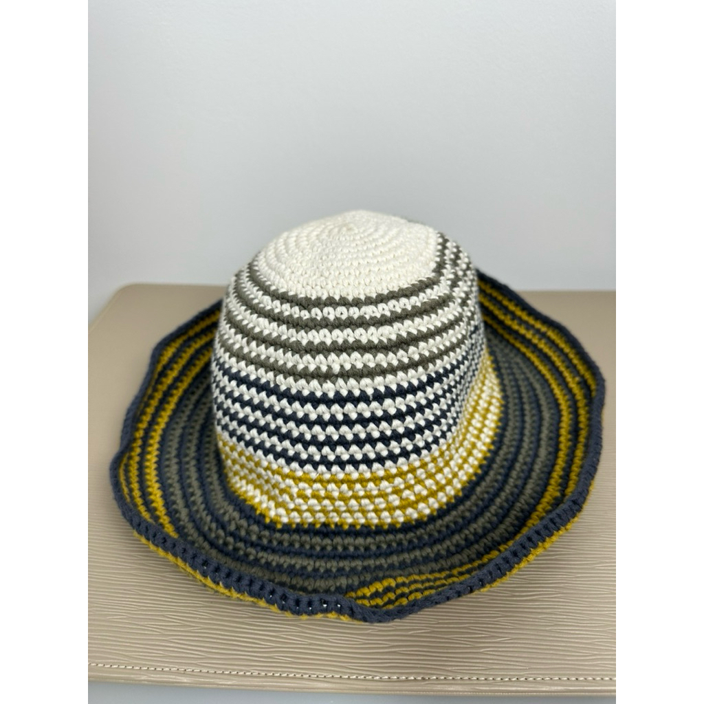 หมวกบัคเกตไหมพรมยี่ห้อ Zara