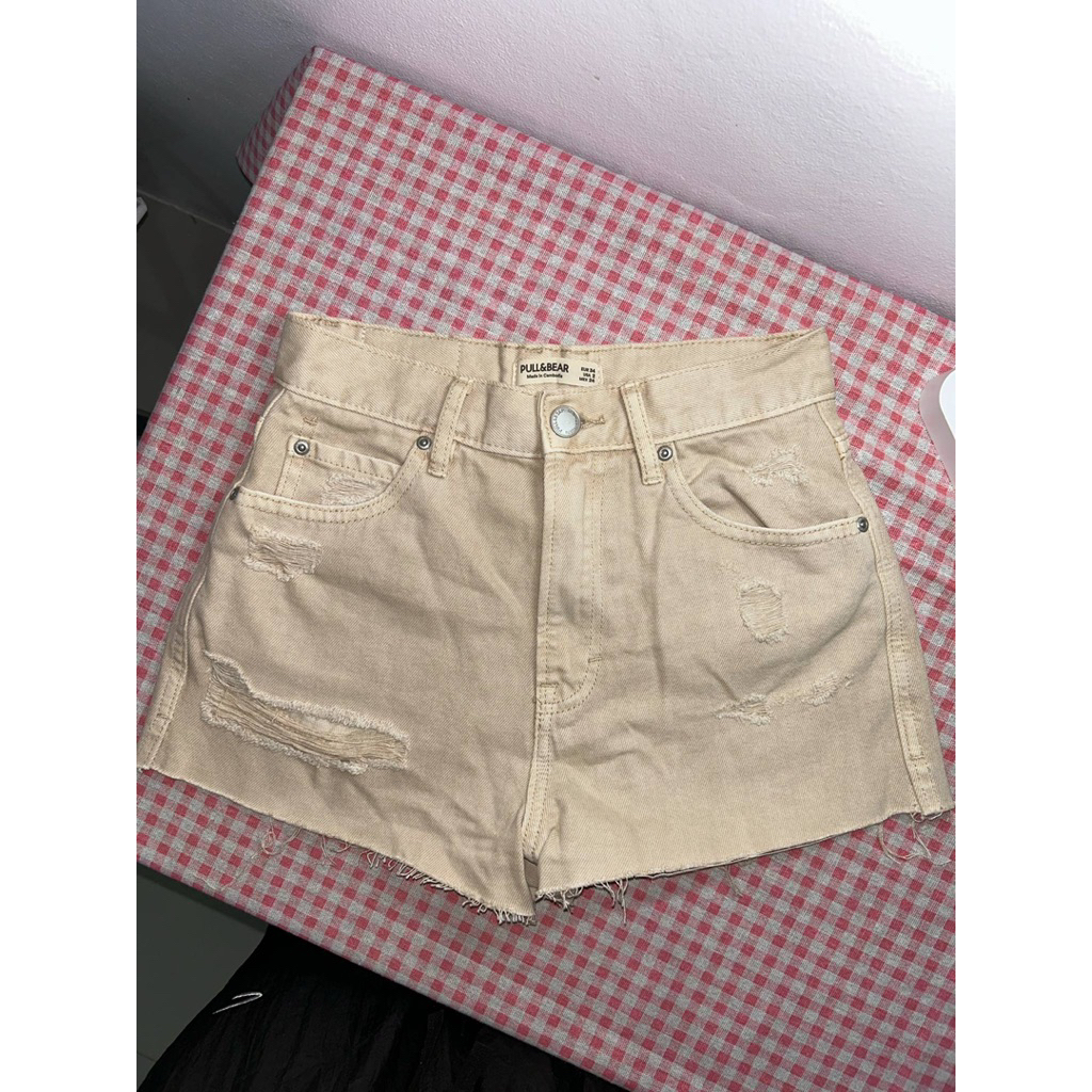 ส่งต่อ กางเกงยีนส์สีครีมแบรนด์pull and bear