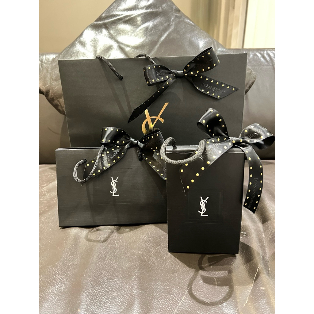 ถุงกระดาษ YSL รุ่นใหม่ล่าสุด จากช็อปไทยนะคะ 🛍️🎀