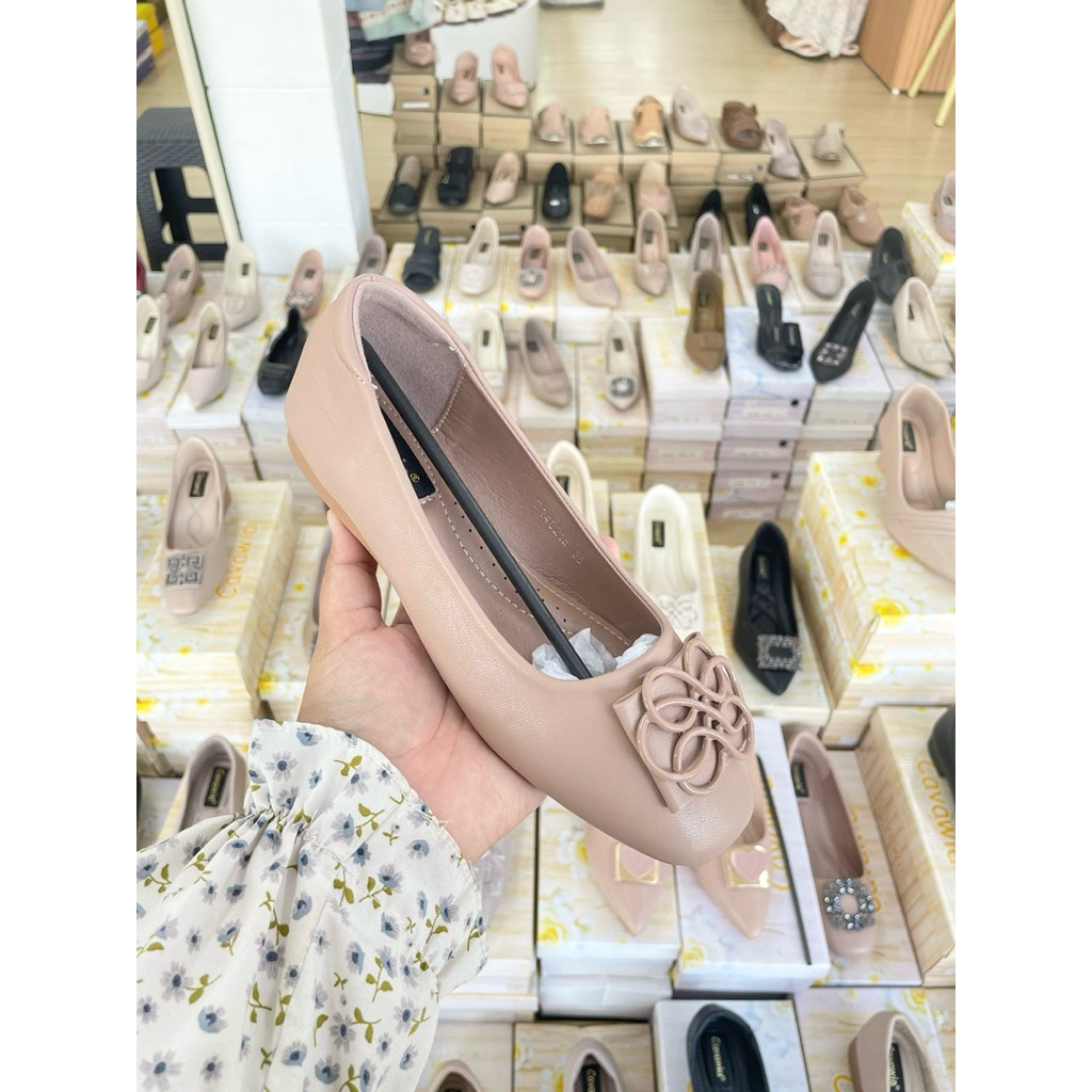 รองเท้าแฟชั่นรุ่นcavawiaมีพร้อมส่ง