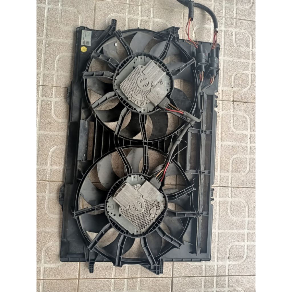 พัดลมหม้อน้ำAUDI  A6 C7 A8 A5 A4ชุดตามภาพของแท้มือสองญี่ปุ่น