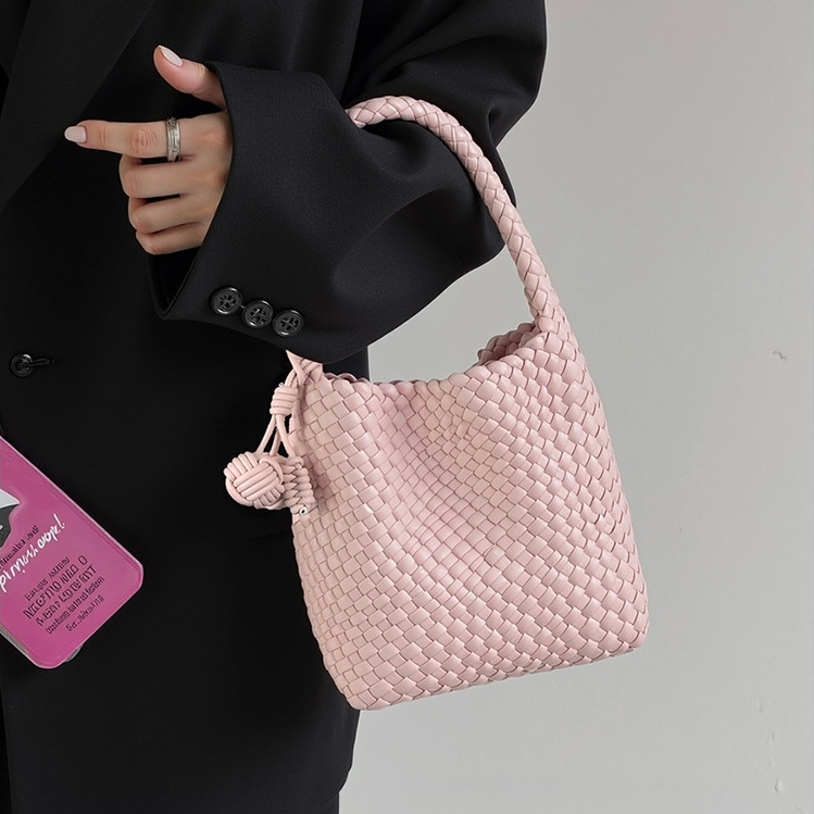 พร้อมส่งจากไทย กระเป๋าหนังสานแบบถือแต่งด้วยพวงเชอร์รี่ห้อยกระเป๋า S192 - รูปที่ 5