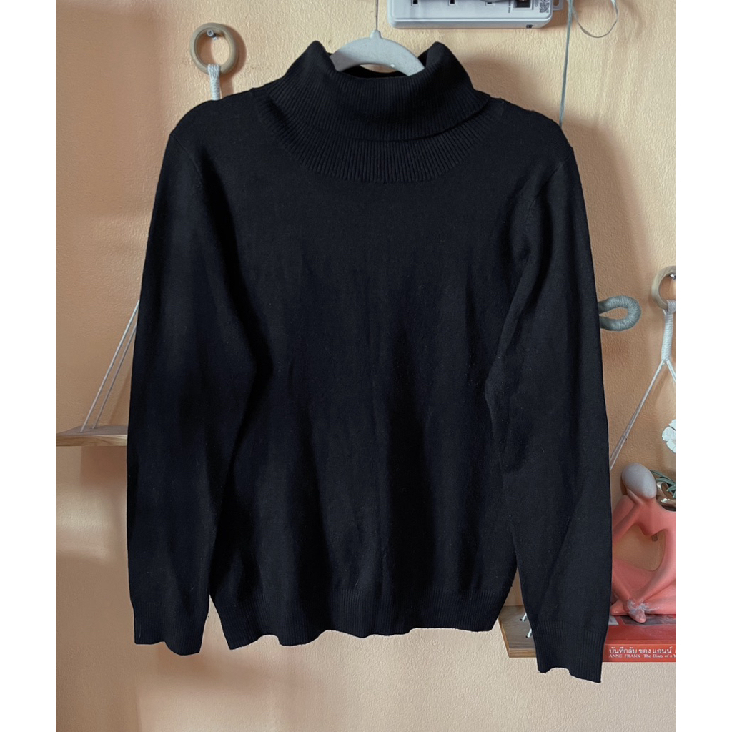 ส่งต่อ สภาพ 95% เสื้อสเวตเตอร์ไหมพรม ไม่คัน คอเต่า แบรนด์ CSL ไม่หนาไม่บาง สีดำ กันหนาว แขนยาว มือสอ