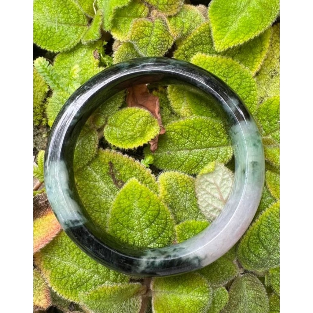 กำไล หยกพม่าแท้เจไดต์ Type Aขนาด 55.3 mm กว้าง 14.9 mm ราคา 499.-บาท(รหัสB25)