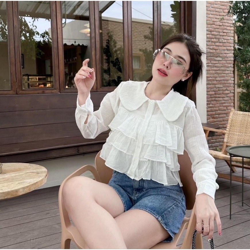 Jai126 เสื้อครอปคอบัวแขนยาว เล่นดีเทลระบายสามชั้นด้านหน้าติดกระดุมตามสีเสื้อน่ารักมากๆใส่แล้วสวยเป๊ะจบ