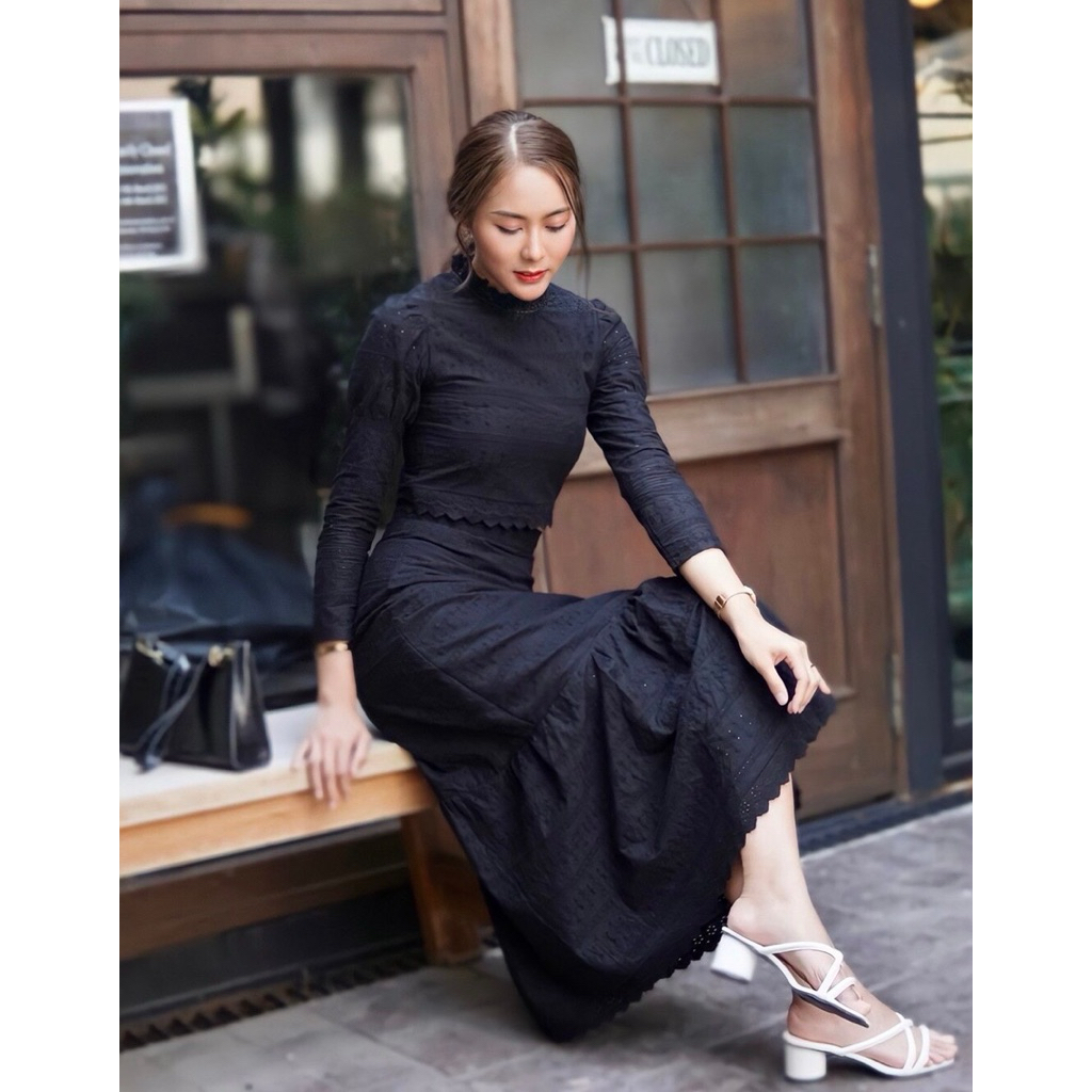 Code : U ชุดเซ็ตเสื้อแขนยาวพร้อมกระโปรงสุดเรียบหรูผ้าลูกไม้แบบพรีเมี่ยม มี 5 สี CODE:U