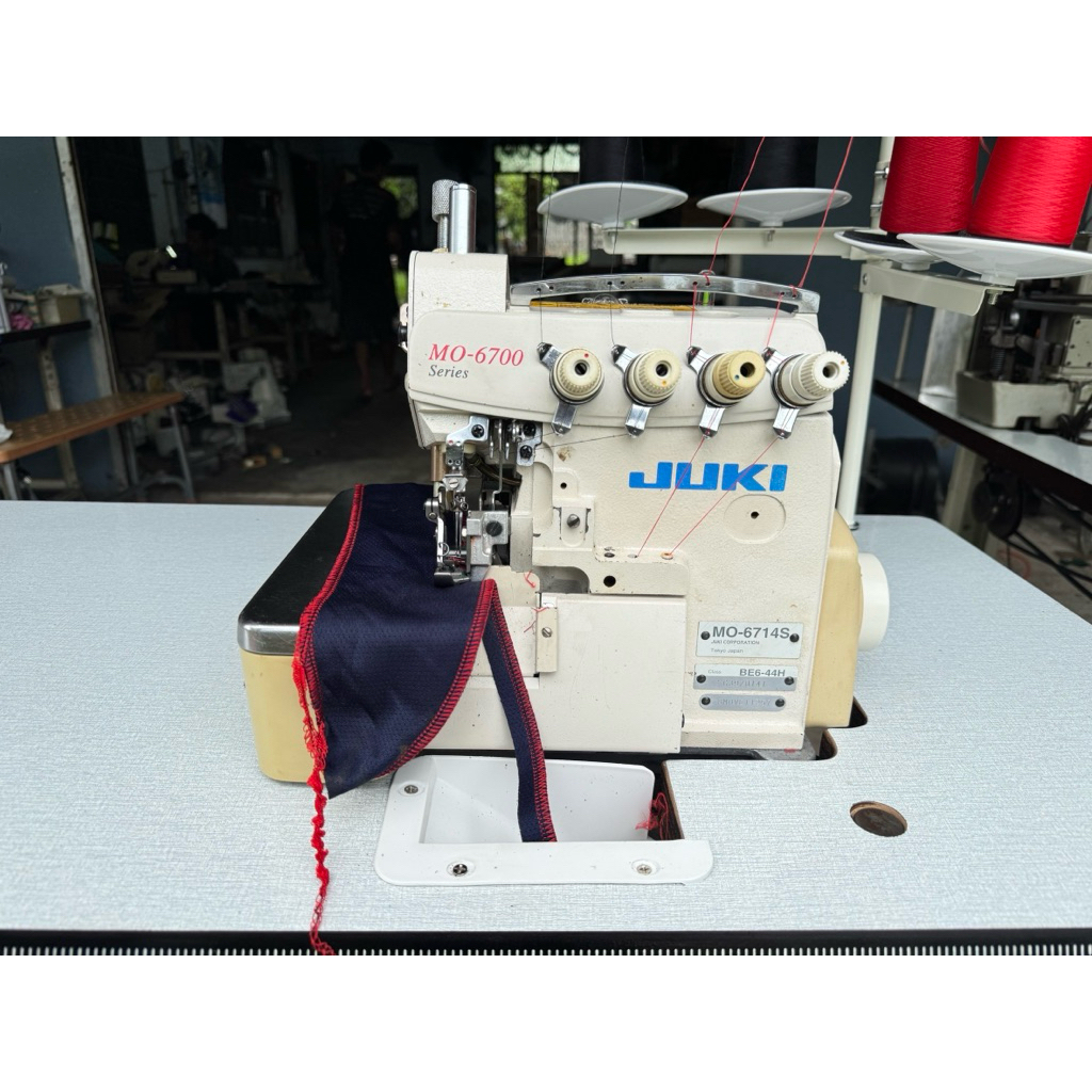 🧵จักรโพ้ง JUKI MO-6714s /3,4เส้น (มือสอง) 📌จัดส่งภายใน 2-3 วันคะ ครบชุดพร้อมใช้งาน