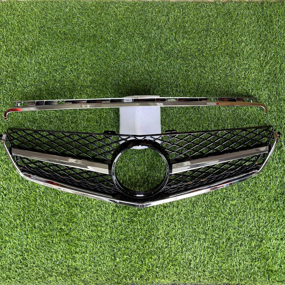 กระจังหน้า W204 C63 ของมีเลยพร้อมส่ง สินค้าไม่รวมโลโก้หน้ากระจัง