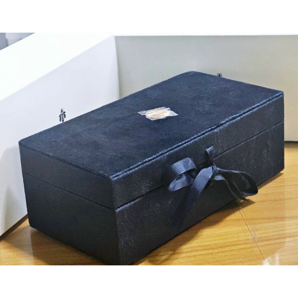 ❤️ราคาจัดโปรค่ะ!!❤ใหม่แท้ 100%กระเป๋ากำมะหยี่ Guerlain ของแท้แน่นอน จากแบรนด์ค่ะ