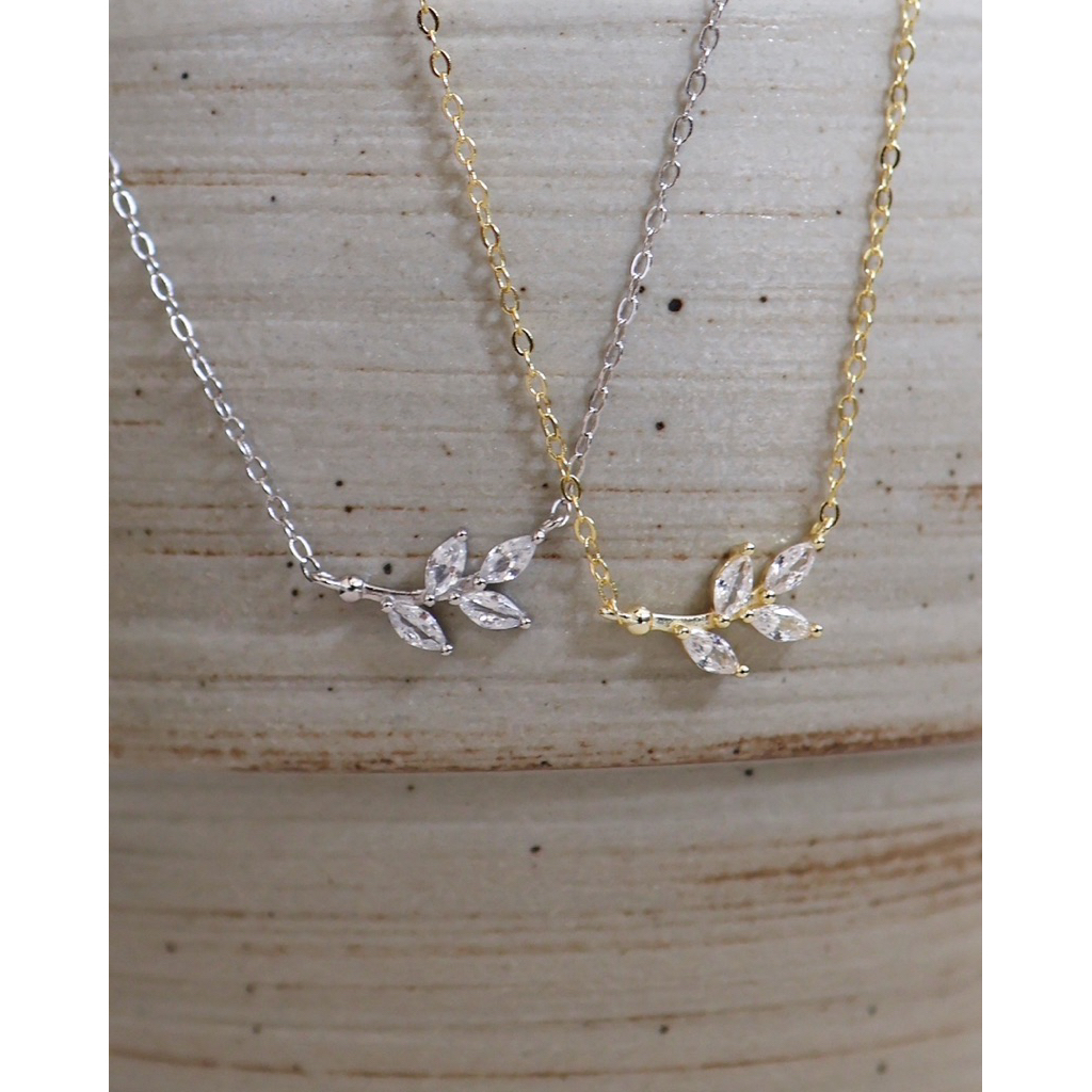 A.piece สร้อยเงินแท้ Whisper of nature collection : [all silver 925] Olive necklace